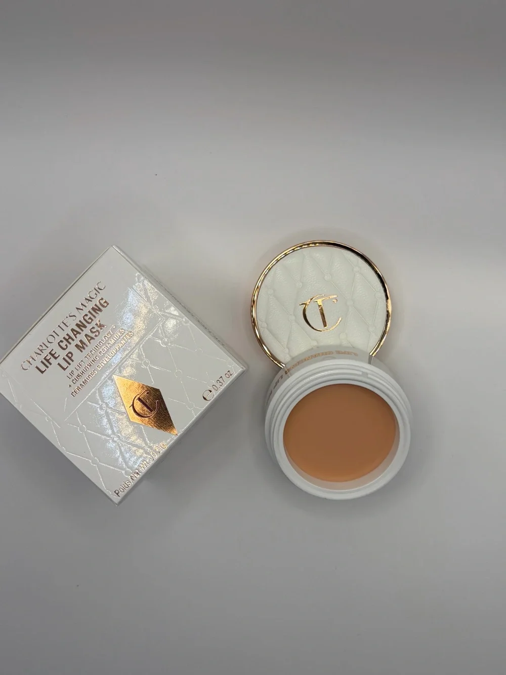 Charlotte Tilbury Rose Gold & White Cream Compact in Peach